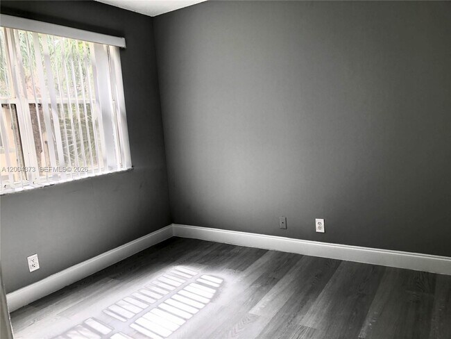 Building Photo - 8761 Wiles Rd