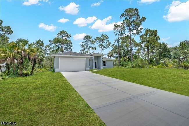 Building Photo - 208 Clover Ave