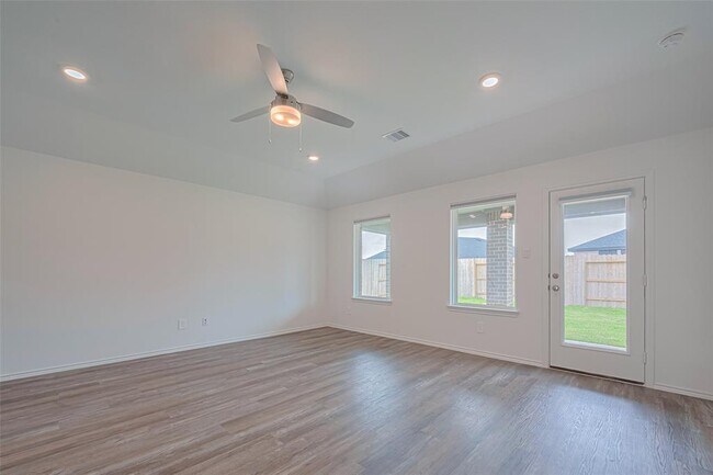 Building Photo - 27306 Sunterra Village Dr