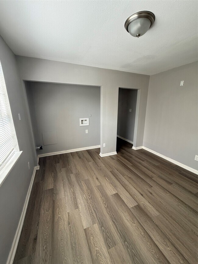 Building Photo - 4315 Chapman St