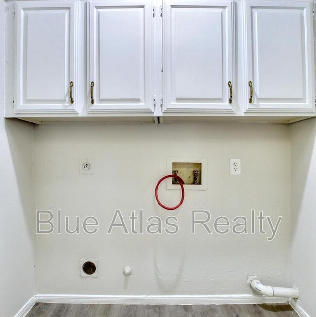 Building Photo - 712 Via Miramonte