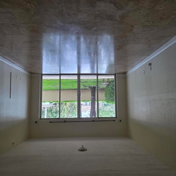 Building Photo - 1610 Presidential Way