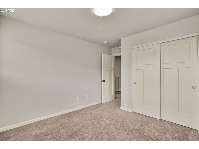 Building Photo - 15487 SE Hawthorne Mdws St