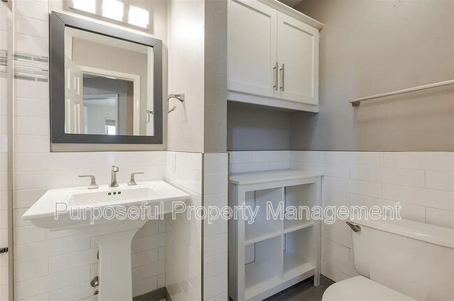 Building Photo - 2501 Patti Pl