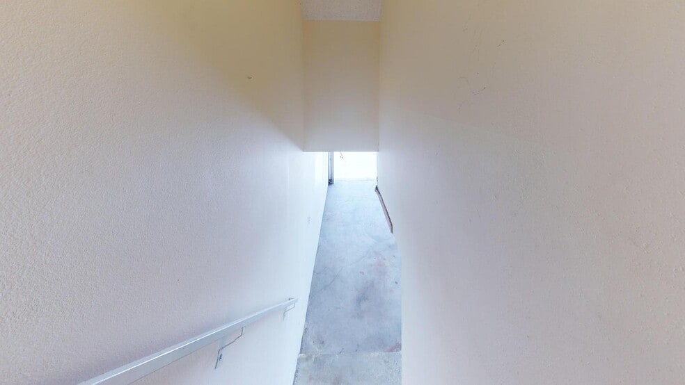 Building Photo - 2112 Warfield Ave