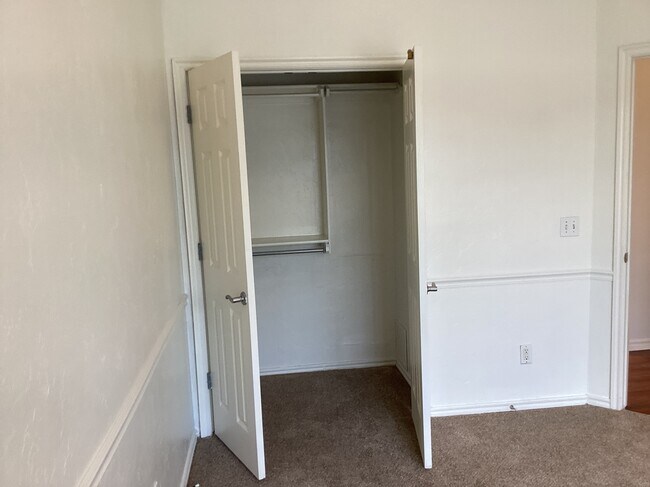 Building Photo - 17552 Zinc Dr