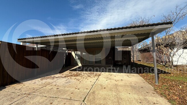 Building Photo - 2536 Beau Dr