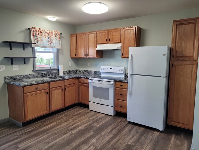 Building Photo - 127 Boston Ct