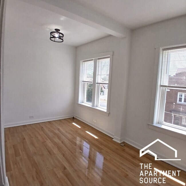Building Photo - 4652 W Palmer St
