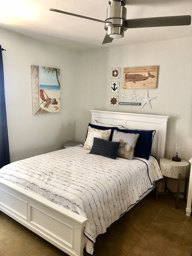 Second Bedroom w/ ensuite - 3985 Hortensia St