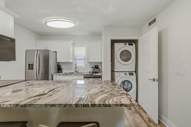 Building Photo - 3909 W Cleveland St