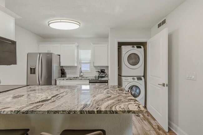 Building Photo - 3911 W Cleveland St