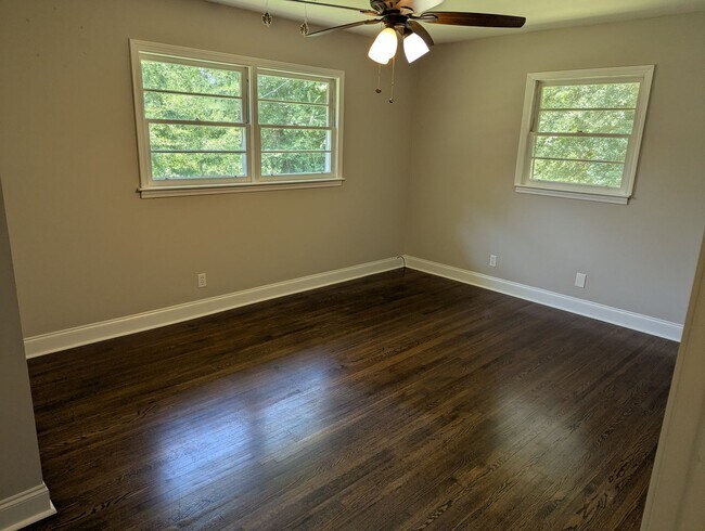 Building Photo - 109 Poplar Trl