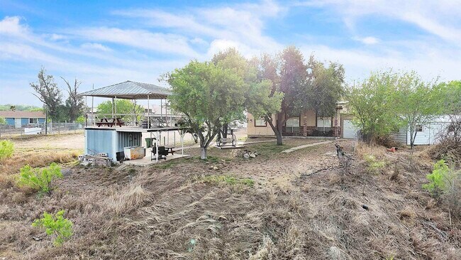 Building Photo - 130 N Jab