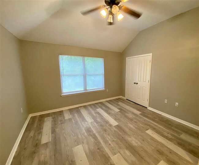 Building Photo - 5710 Lark Creek Dr