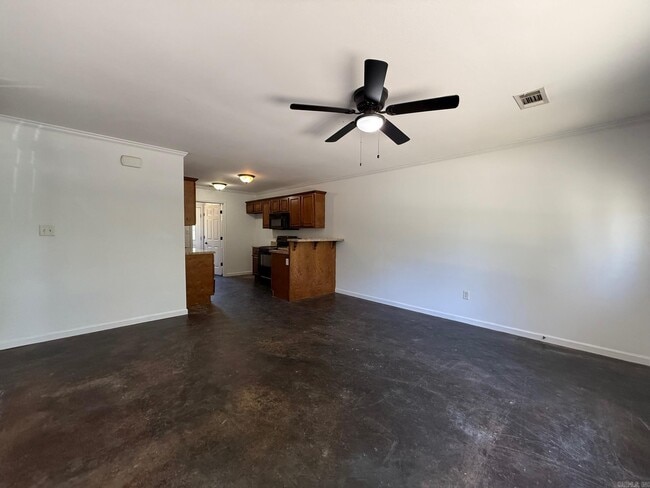 Building Photo - 8904 Eskabar Dr