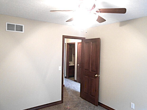 Building Photo - 231 Oakford St