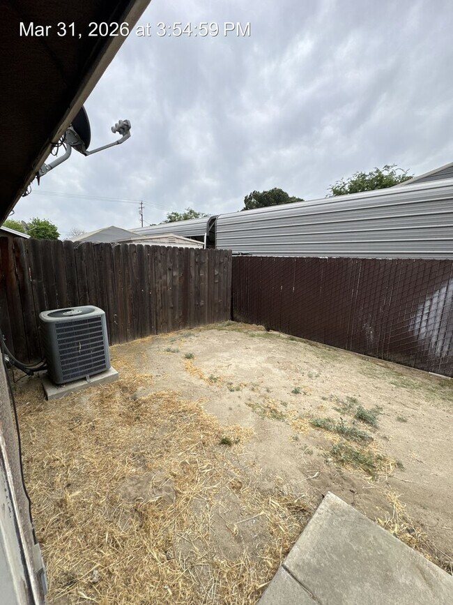 Building Photo - 4048