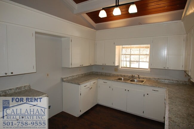 Building Photo - Benton Home