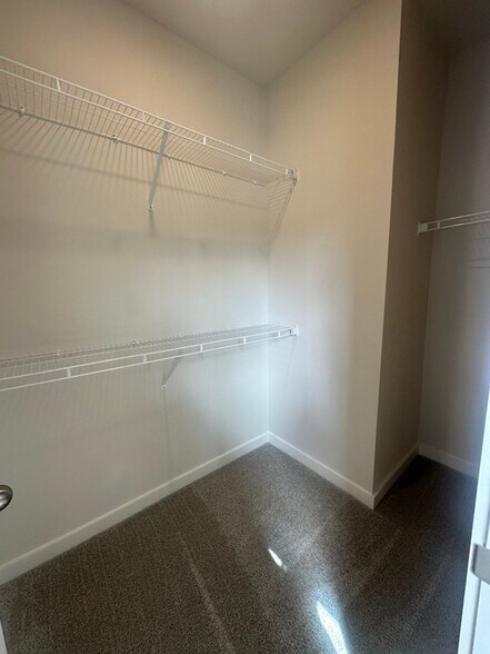 Building Photo - 548 Scholar Way