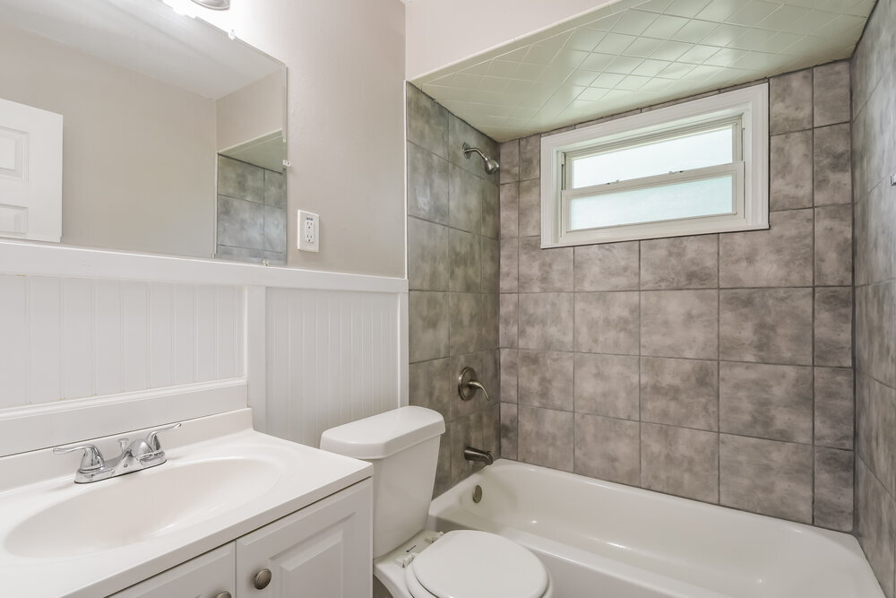 Building Photo - 2325 Flamingo Dr