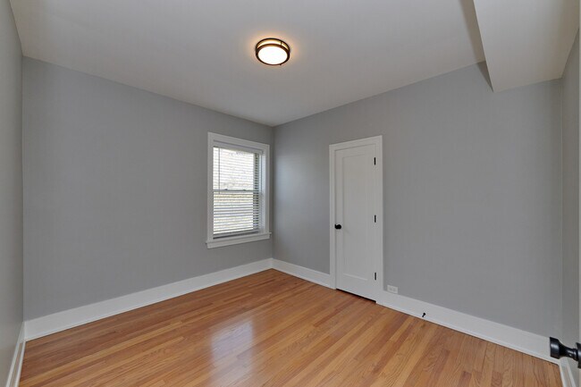 Building Photo - 5439 N Campbell Ave