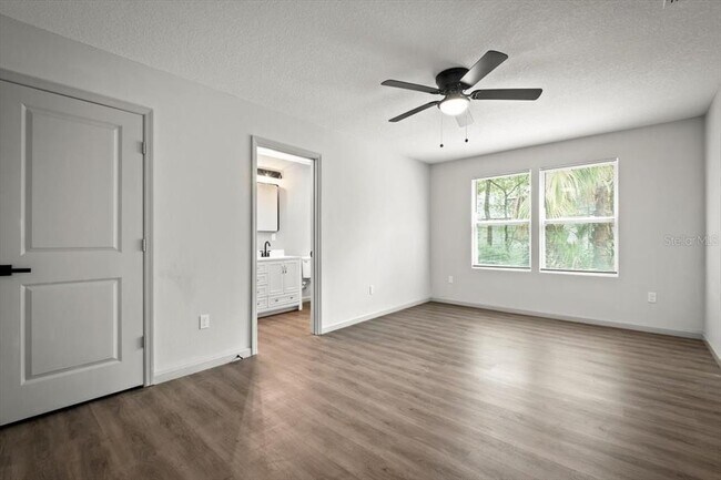 Building Photo - 1594 W 22nd St