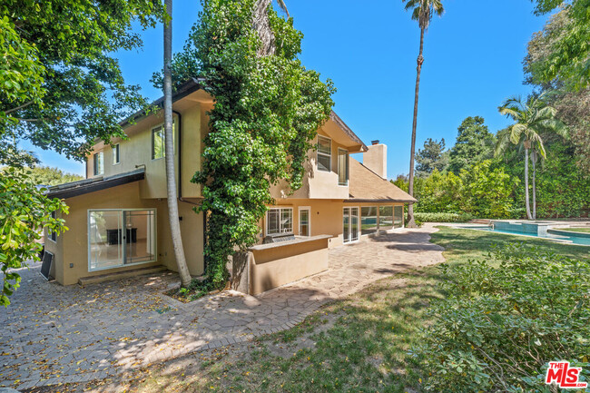 Building Photo - 10926 Alta View Dr