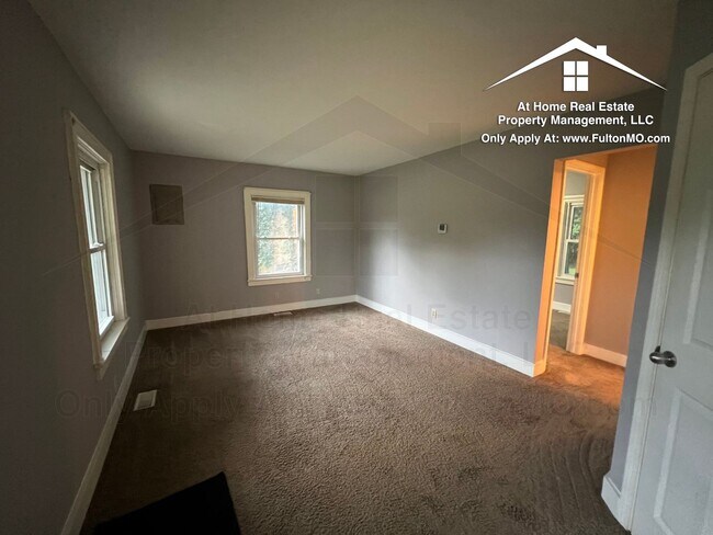 Building Photo - 1223 Grand St