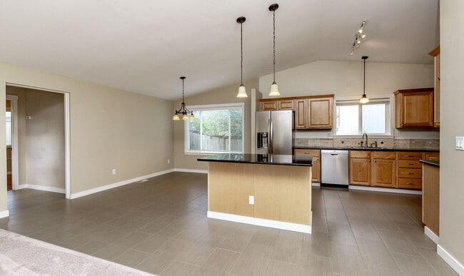 Building Photo - 4-Bedroom, 2-Bathroom Rambler with Beautiful Features and Mountain Views!