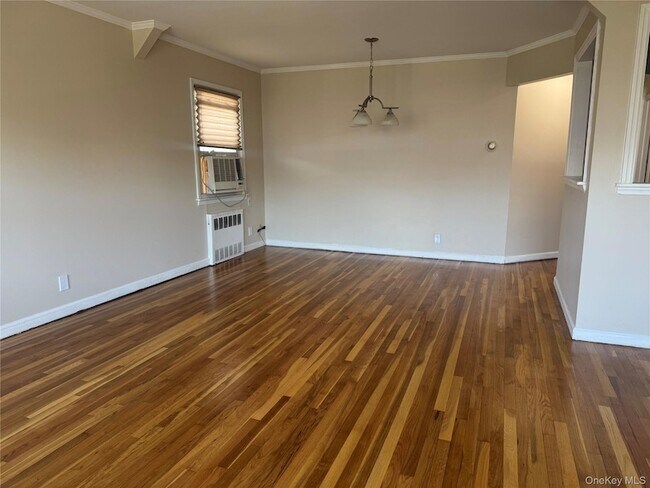 Building Photo - 375 Cochran Pl