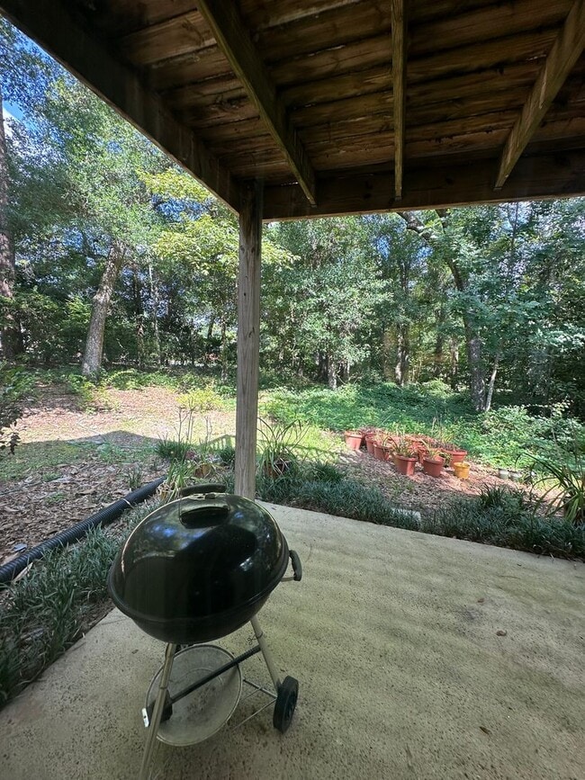 Building Photo - Spacious downstairs 2Bed/1 Bath in Killear...