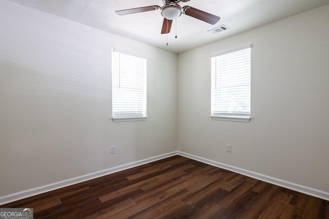 Building Photo - 452 Paines Ave NW