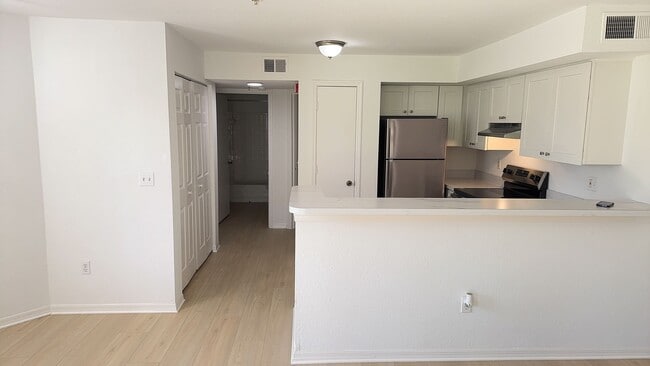 Building Photo - Ground-Floor 2 Bed, 2 Bath Condo in Bermuda Dunes Newly Remodeled