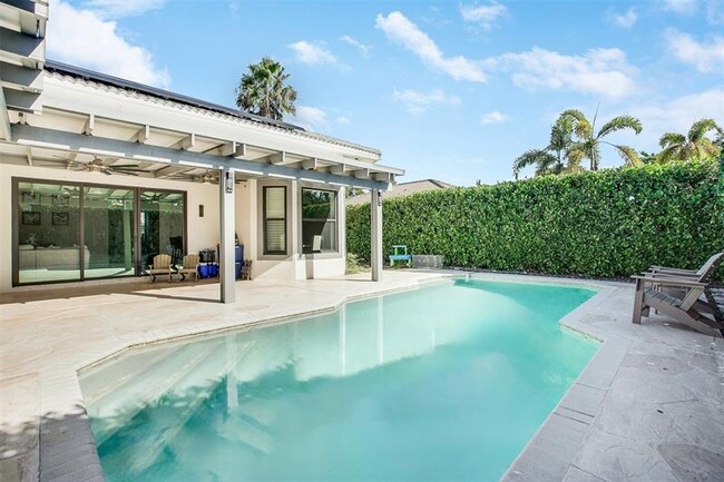 Building Photo - 10918 NW 56th Ct