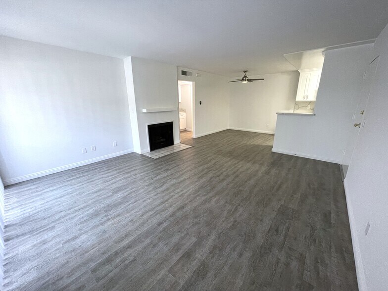 Building Photo - 3445 Mentone Ave