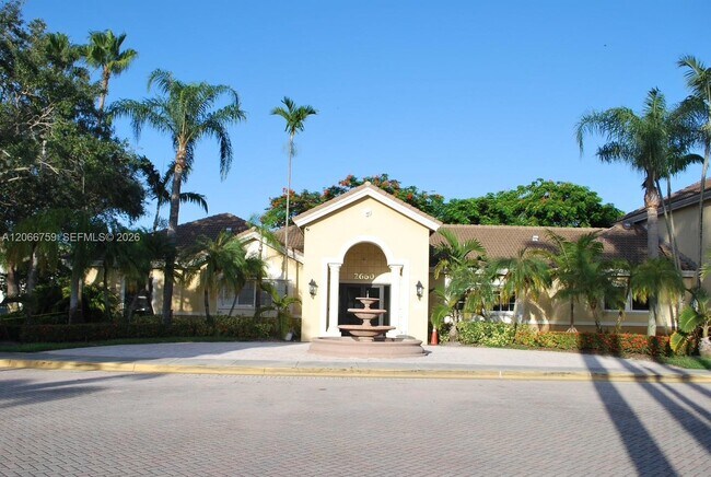 Building Photo - 2640 S University Dr