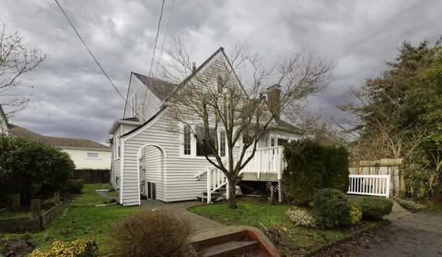 Building Photo - 4 bedroom in Seattle WA 98103