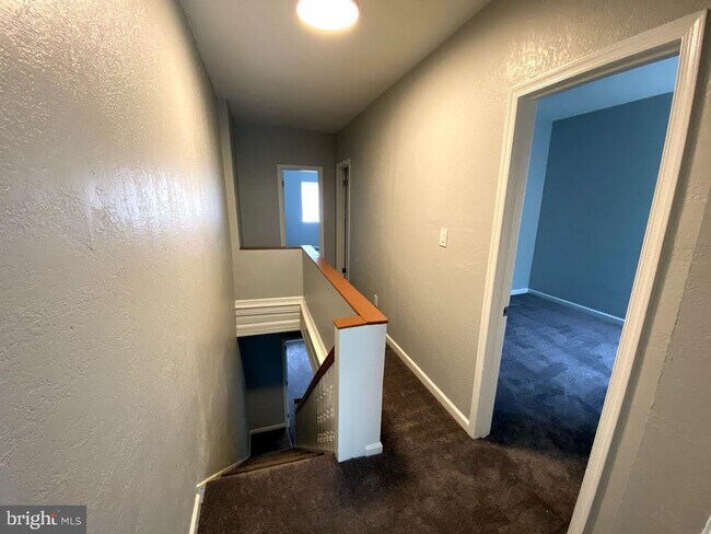 Building Photo - 4534 Wayne Ave