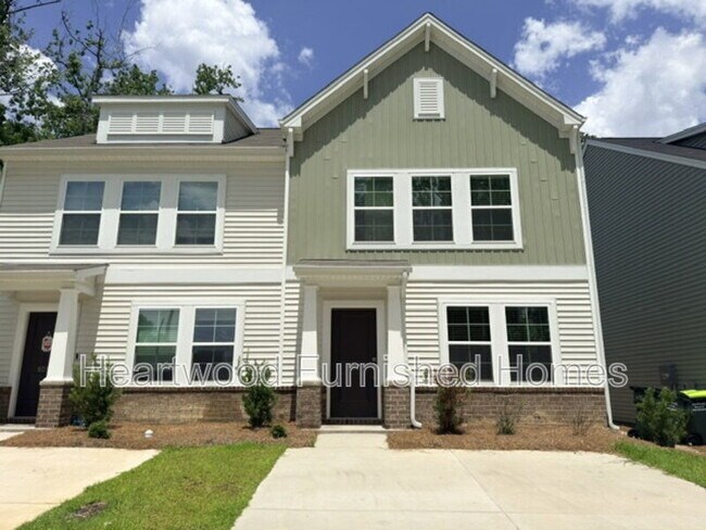 Building Photo - 807 Coburg Ln
