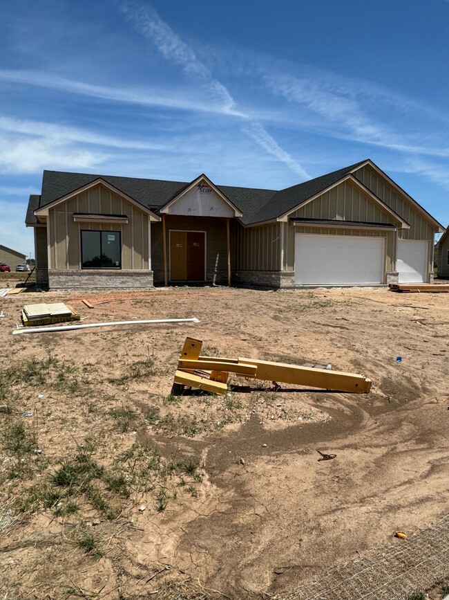 Building Photo - 780 Trails End Ct