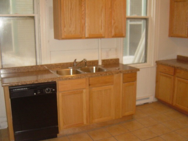 Building Photo - 221 3RD St
