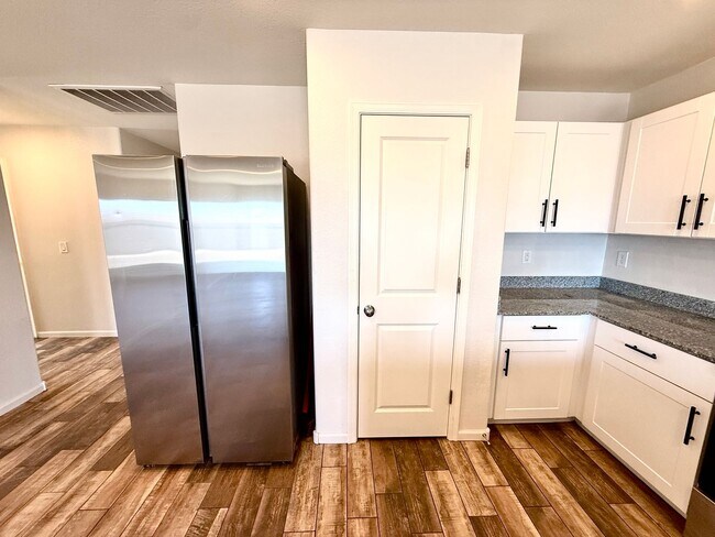Building Photo - Beautifully Updated 4 Bedroom Home in Valley Springs Estates- Available Now!