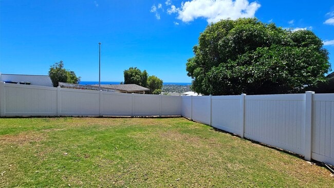 Building Photo - Waialae Nui Ridge - Renovated 4 bedroom, 3...