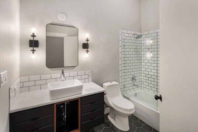 Building Photo - 75 South Main St