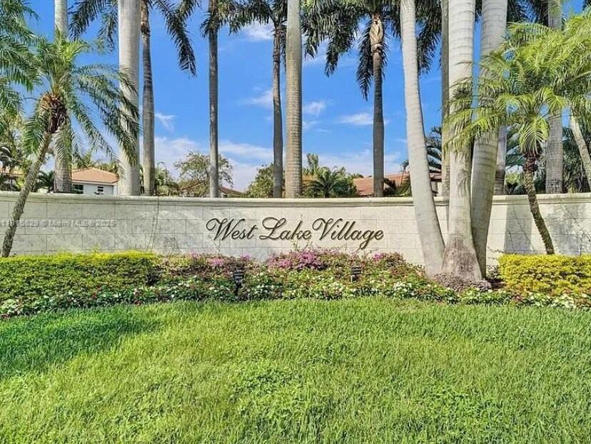 Building Photo - 1055 Yellow Birch Ter