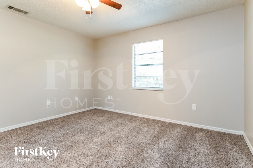 Building Photo - 3650 Willys Ave