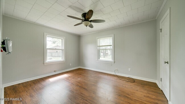 Building Photo - 216 E Milton Ave