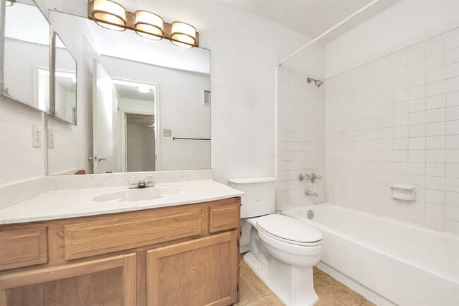 Building Photo - 10757 Braes Bend Dr