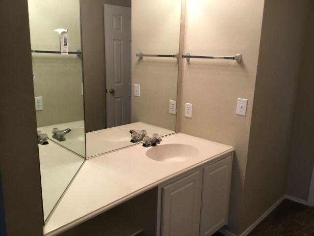 Building Photo - 4008 Double Oak Dr